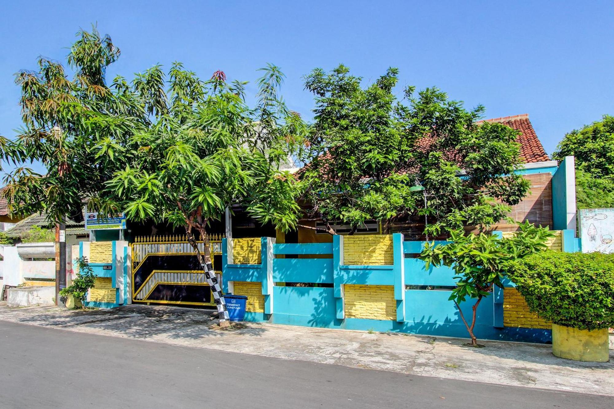 Spot On 92611 Lobak Capsulenearayam Goreng Terowongan Alastuwo